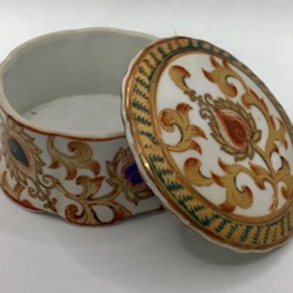 Porcelain Trinket Box - Picture 5 of 7